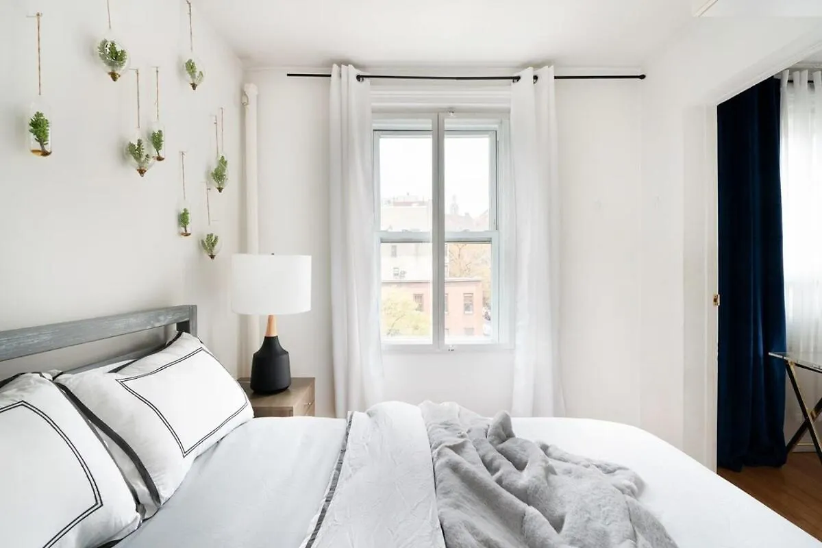 Apartment 11-4F Prime West Village Designer 1Br New York